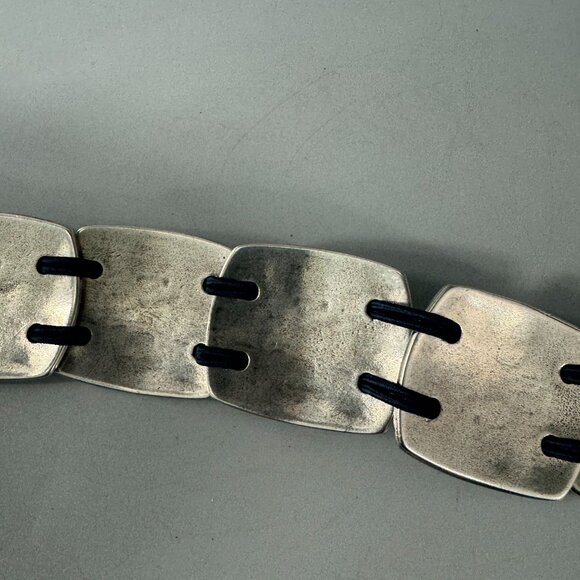 Suzi Roher Canada Blue Leather Silver-tone Metal Stretch Belt, Size Small - Picture 9 of 12